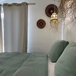 Avec Piscine Privee - *