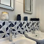 Avec Piscine Privee - * Capestang