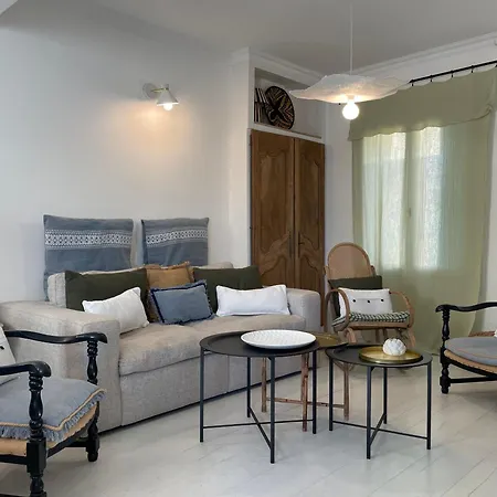 Villa Avec Piscine Privee - *